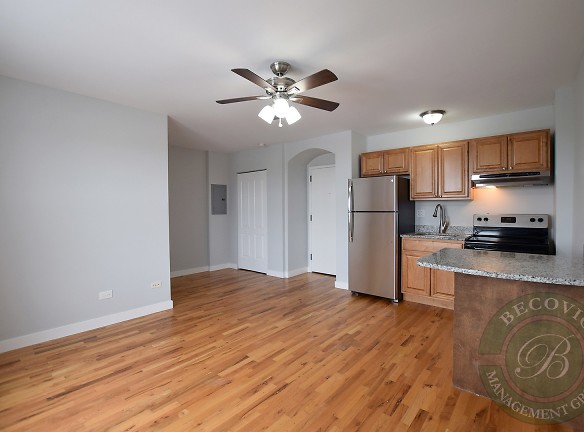 7450 N Greenview Ave unit 83 - Chicago, IL