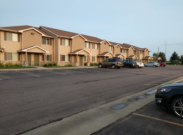 Boulder Creek Townhomes Apartments - Sioux Falls, SD