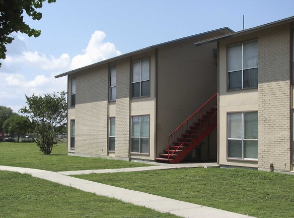 Cliff Maus Village Apartments - Corpus Christi, TX