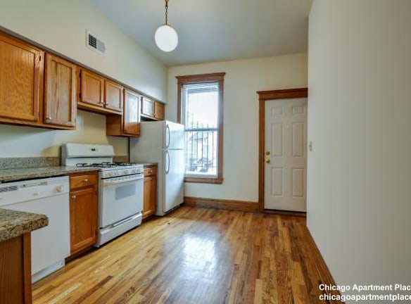 2748 N Lincoln Ave - Chicago, IL