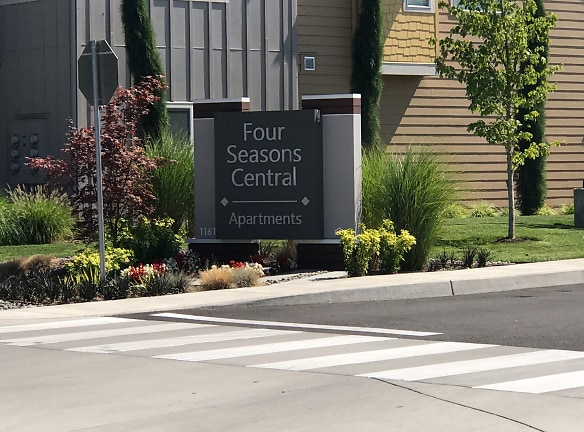 Four Seasons Central Apartments - Vancouver, WA
