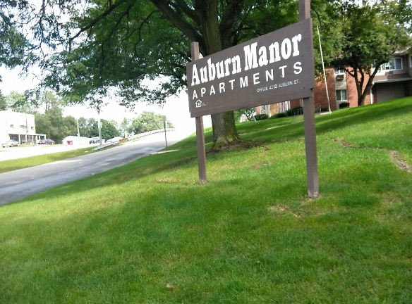 Auburn Manor Apartments - Rockford, IL