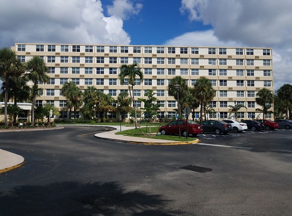 St. Andrew Towers Apartments - Coral Springs, FL
