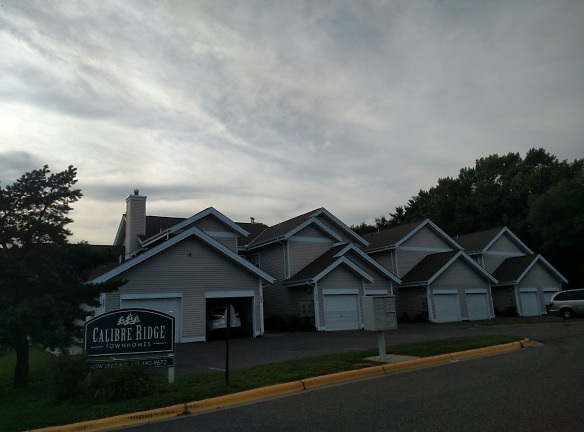 Calibre Ridge Townhomes Apartments - Saint Paul, MN