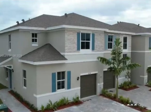 1754 SE 8th Terrace - Florida City, FL