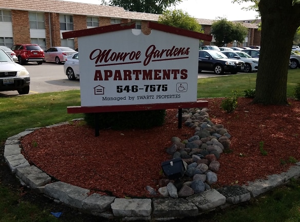 Monroe Garden Apartments - Springfield, IL