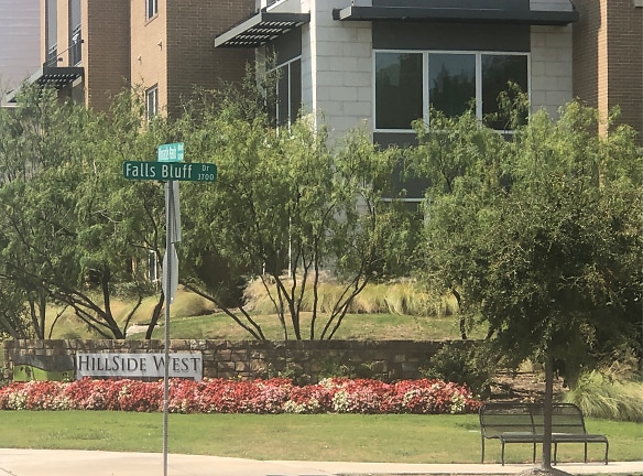 Hillside West Senior Apartments - Dallas, TX