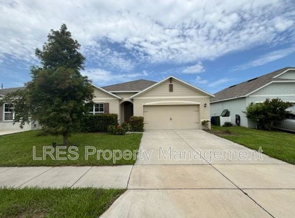 273 St Georges Cir - Eagle Lake, FL