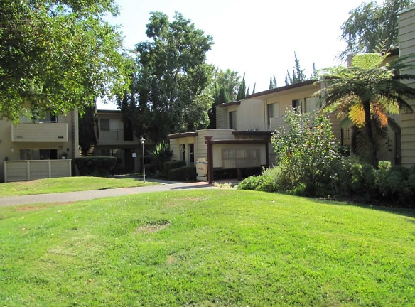 Villas At Greenhaven - Sacramento, CA