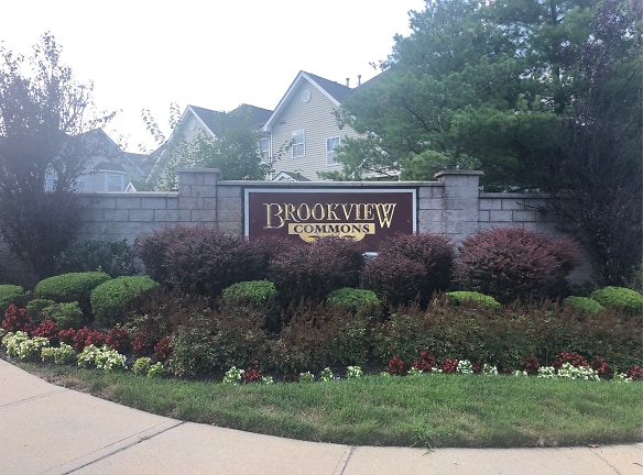 Brookview Commons Apartments - Deer Park, NY