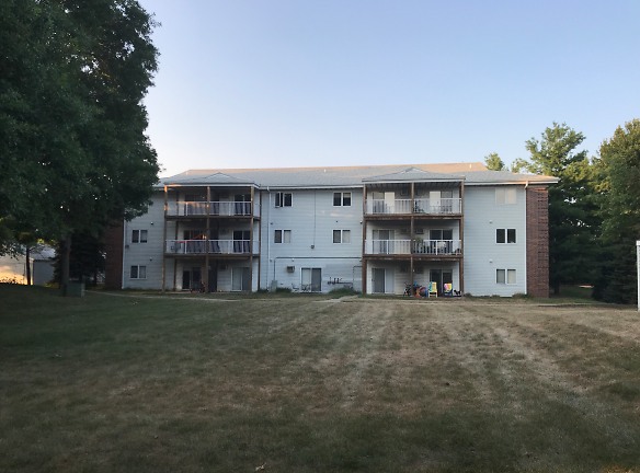 Vista Court Apartments - West Des Moines, IA