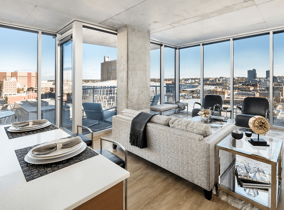 One Light Luxury Apartments - Kansas City, MO