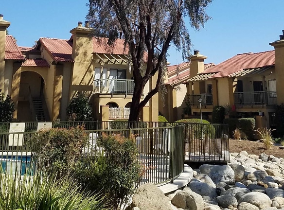 Villa Sienna - Bakersfield, CA