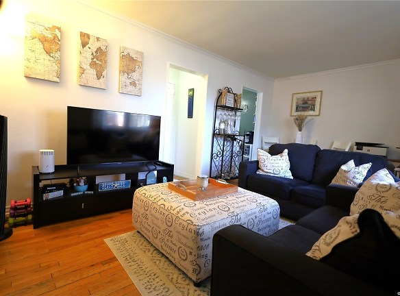 65- 10 223rd Pl - Queens, NY