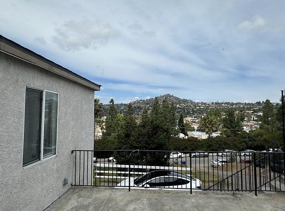 9841 Dale Ave - Spring Valley, CA