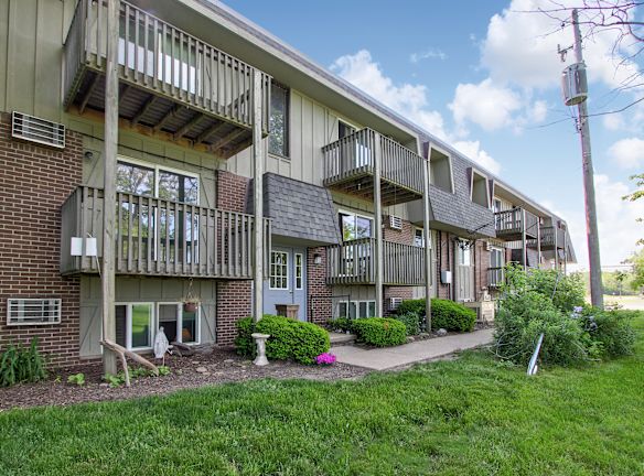 Windjammer Apartments - Sheffield Lake, OH