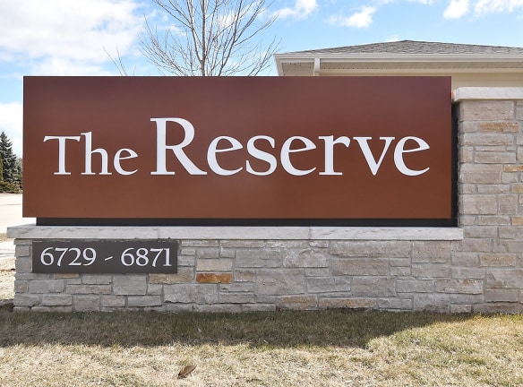Mequon Reserve Apartments - Mequon, WI