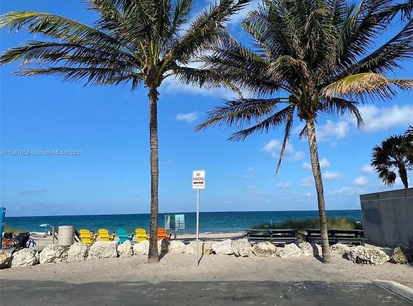 2715 N Ocean Blvd #10C - Fort Lauderdale, FL