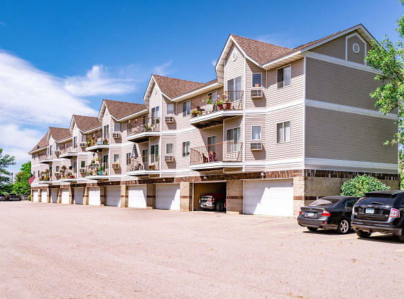 Park Place Estates Apartments - Saint Cloud, MN