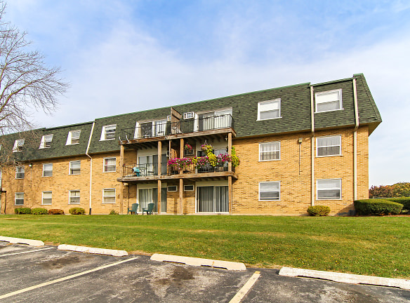 Scenictree Apartment Homes - Palos Hills, IL