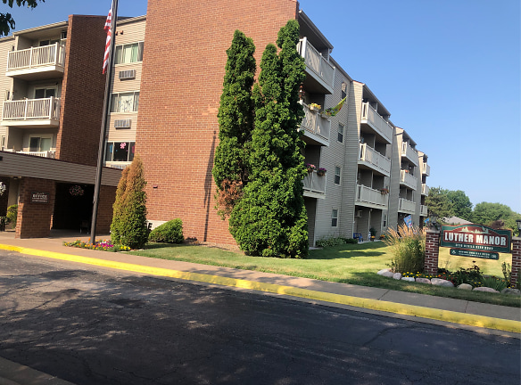 Luther Manor - Luther Towers Apartments - Bettendorf, IA