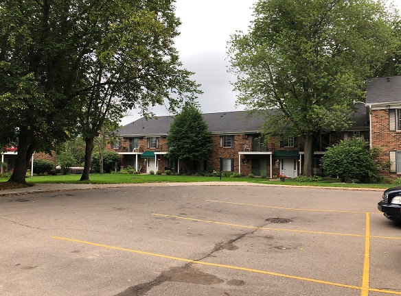 Eastgate Village Apartments - Grand Rapids, MI