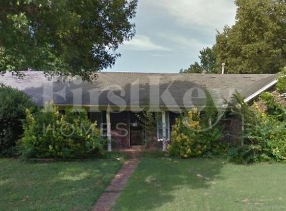 3016 Woodstone Manor - Memphis, TN