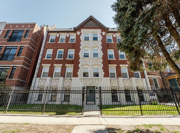 4119 N Kenmore Ave - Chicago, IL