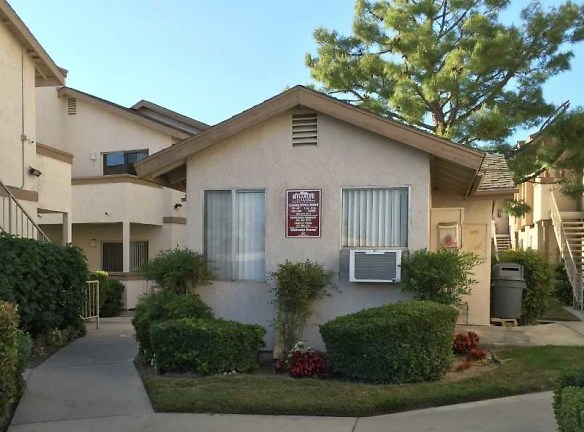 Hillside Village Apartments - San Bernardino, CA