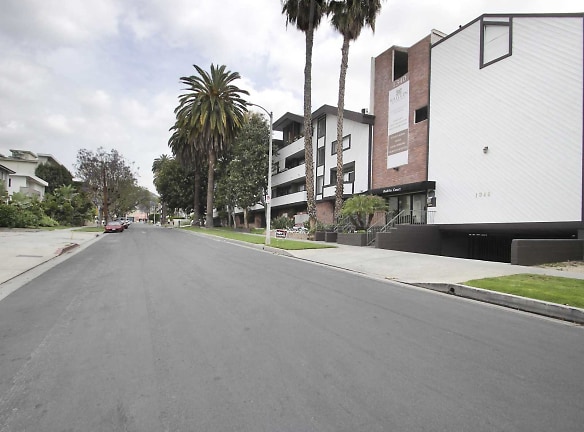 Kaitlin Court Apartments - Los Angeles, CA