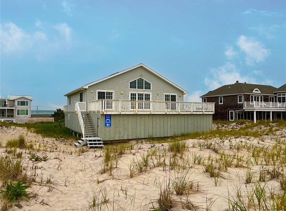 37-C Dune Rd - East Quogue, NY
