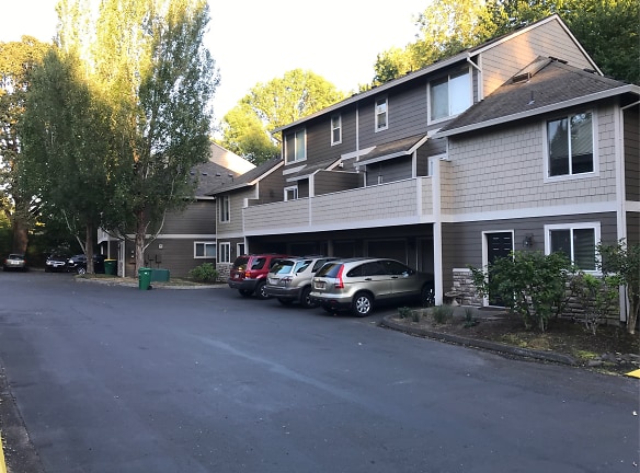 Twin Oaks Apartments - Portland, OR