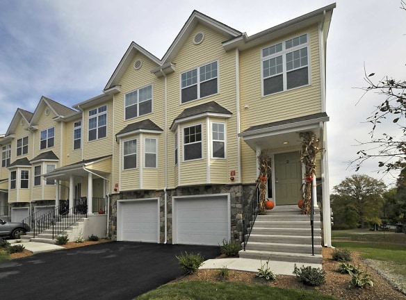 Nature Preserve Townhomes - Wappingers Falls, NY