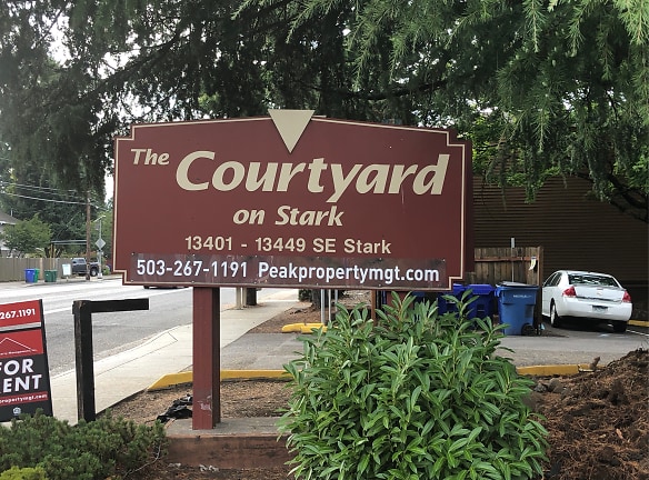 The Courtyard On Stark Apartments - Portland, OR