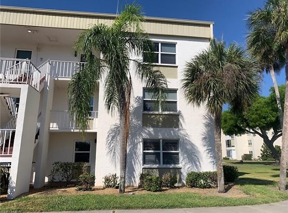 1624 Pine Valley Dr #105 - Fort Myers, FL