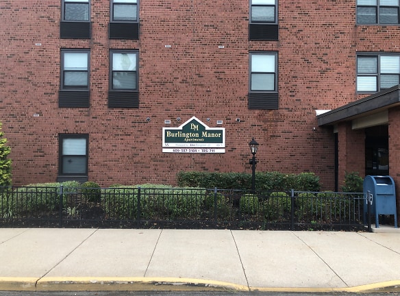 Burlington Manor Apartments - Burlington, NJ