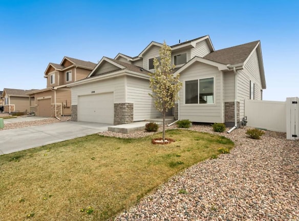 1800 101st Ave Ct - Greeley, CO