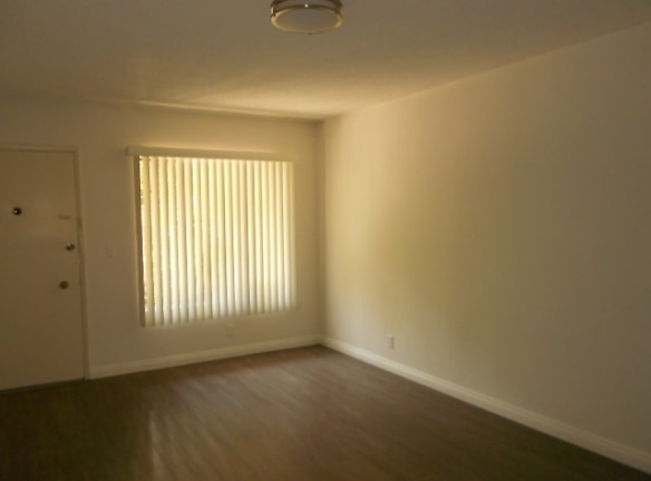 1800 Selby Ave unit 4 - Los Angeles, CA