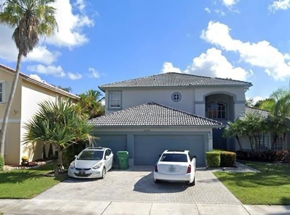 10826 NW 56th Ct - Coral Springs, FL
