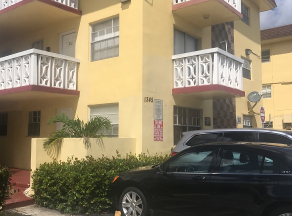 Jaclyn Apartments - Hialeah, FL