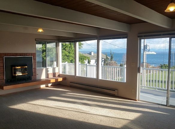 6760 Columbia Beach Dr - Clinton, WA