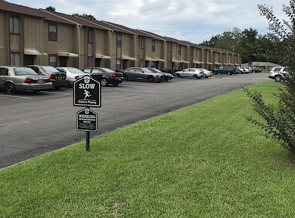 Alexander Court Townhouse Apt Apartments - Dothan, AL