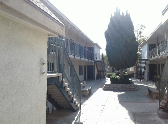 Garden Court Apartments - Santa Ana, CA