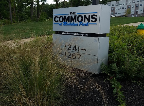 Commons At Madeline Park Apartments - Akron, OH