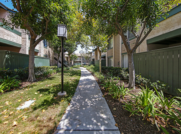 Villa Buena Apartments - Buena Park, CA
