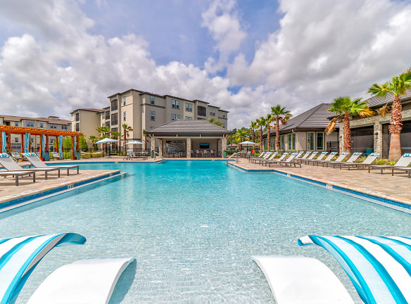 Oasis At Town Center Apartments - Jacksonville, FL