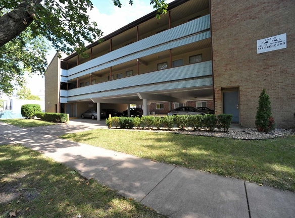 Smith Apartments - 1009 W Clark - Urbana, IL