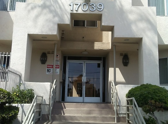 Northridge Palms Apartments - Northridge, CA