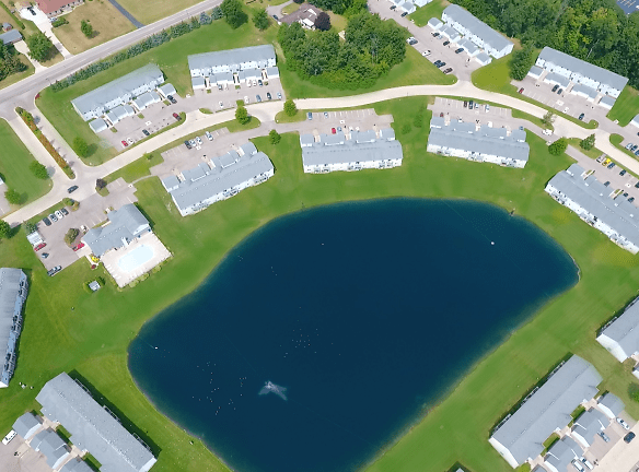 Crystal Lake Apartments - Swartz Creek, MI