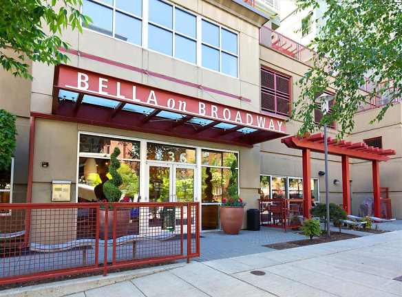 Bella On Broadway Apartments - Tacoma, WA